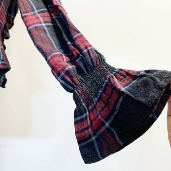 Romeo + Juliet Couture long sleeve plaid Ruffle top red gray sz M - Picture 5 of 12